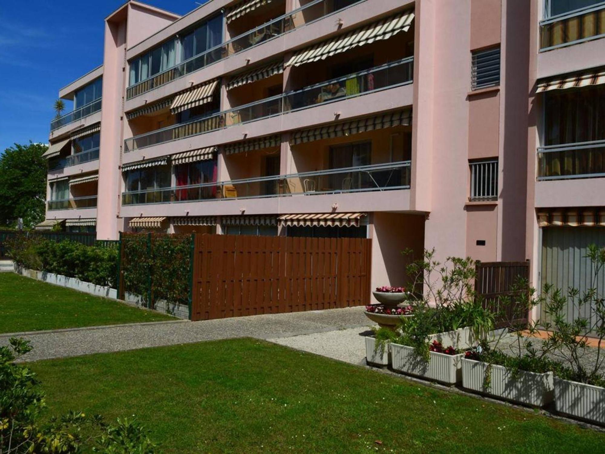 Studio Agreable Avec Loggia, Garage Et Plage A Proximite - 2 Couchages, Golfe-Juan - Fr-1-252-62 Zewnętrze zdjęcie